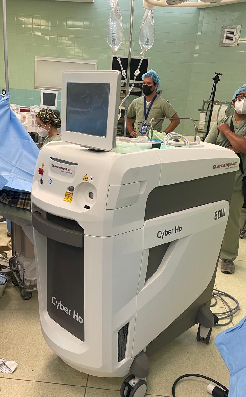 Dr. Ixquiac en quirófano